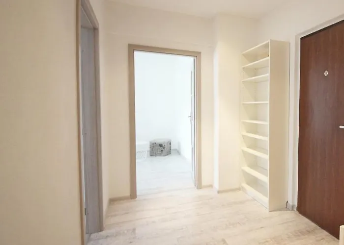 Gazde/Camere de închiriat Ua Private In